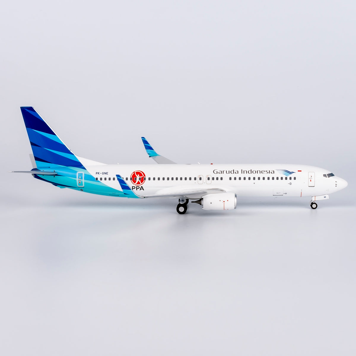 1/200 Garuda Indonesia Boeing 737-800 PK-GNE "with PPA sticker + round stand" NG08023
