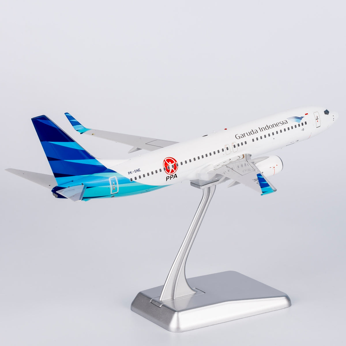 1/200 Garuda Indonesia Boeing 737-800 PK-GNE "with PPA sticker + round stand" NG08023