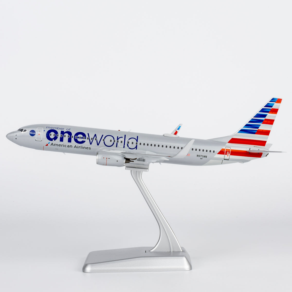1/200 American Airlines Boeing 737-800 N973AN "oneworld" NG08050