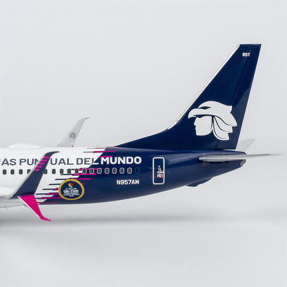 1/200 Aerom¨¦xico Boeing 737-800 N957AM "new paint with scimitar winglets; 'La Aerol¨ªnea M¨¢s Puntual Del Mundo' titles" NG08067