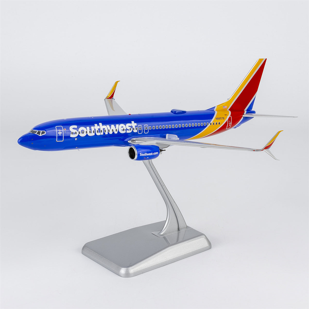 1/200 Southwest Airlines Boeing 737-800 N8657B "Heart livery with halogen landing lights; with scimitar winglets" NG08073