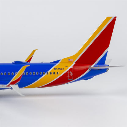 1/200 Southwest Airlines Boeing 737-800 N8657B "Heart livery with halogen landing lights; with scimitar winglets" NG08073
