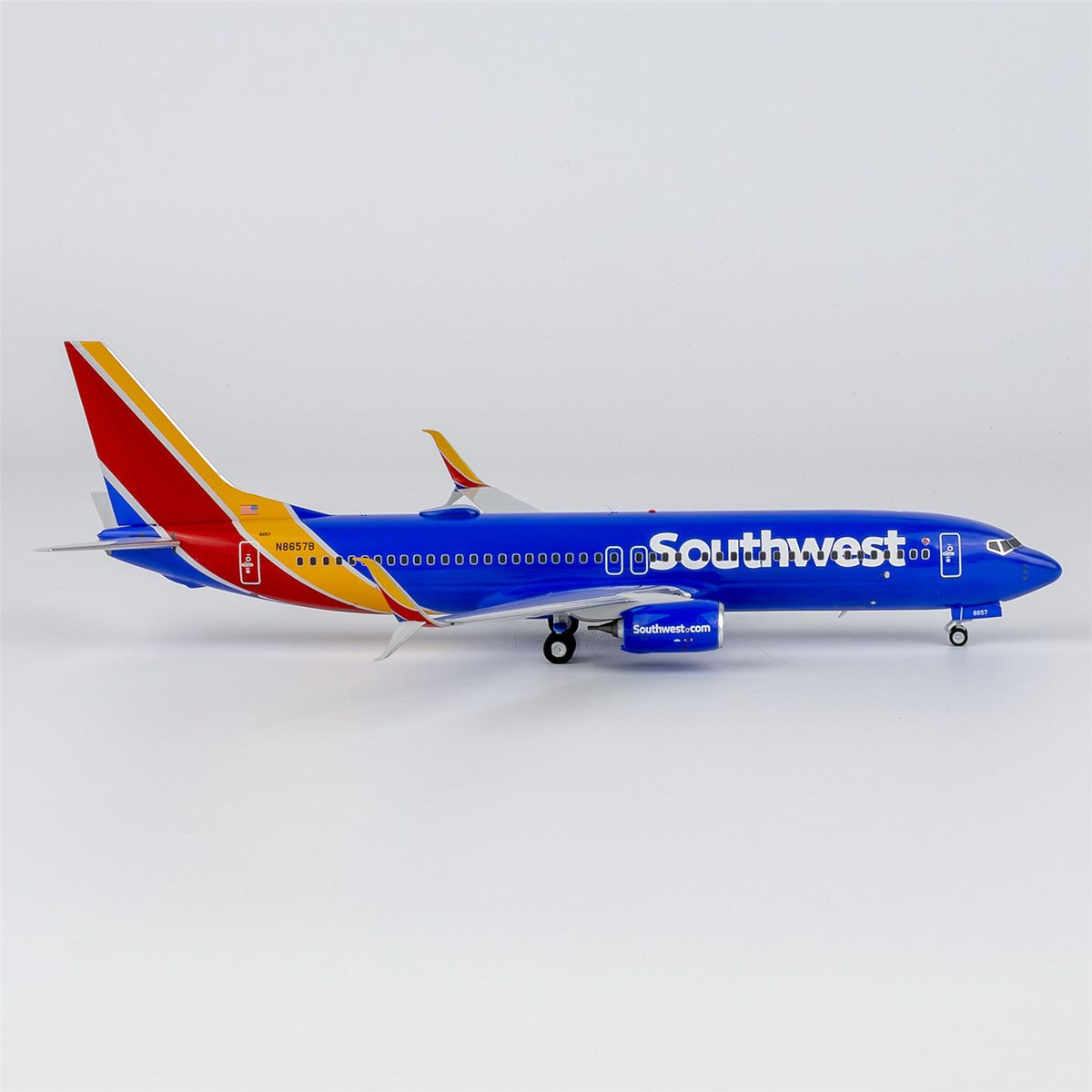 1/200 Southwest Airlines Boeing 737-800 N8657B "Heart livery with halogen landing lights; with scimitar winglets" NG08073