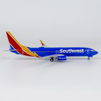 1/200 Southwest Airlines Boeing 737-800 N8657B "Heart livery with halogen landing lights; with scimitar winglets" NG08073