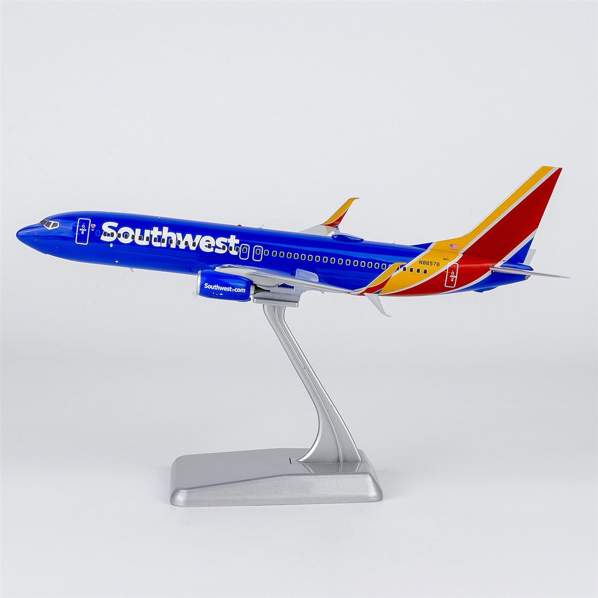 1/200 Southwest Airlines Boeing 737-800 N8657B "Heart livery with halogen landing lights; with scimitar winglets" NG08073