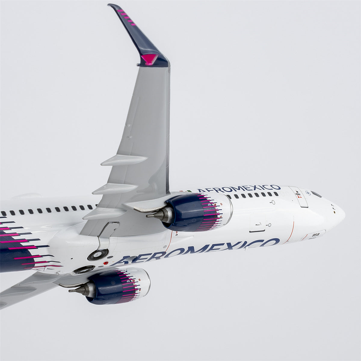 1/200 Aerom¨¦xico Boeing 737-800 N958AM "new paint with scimitar winglets" NG08077
