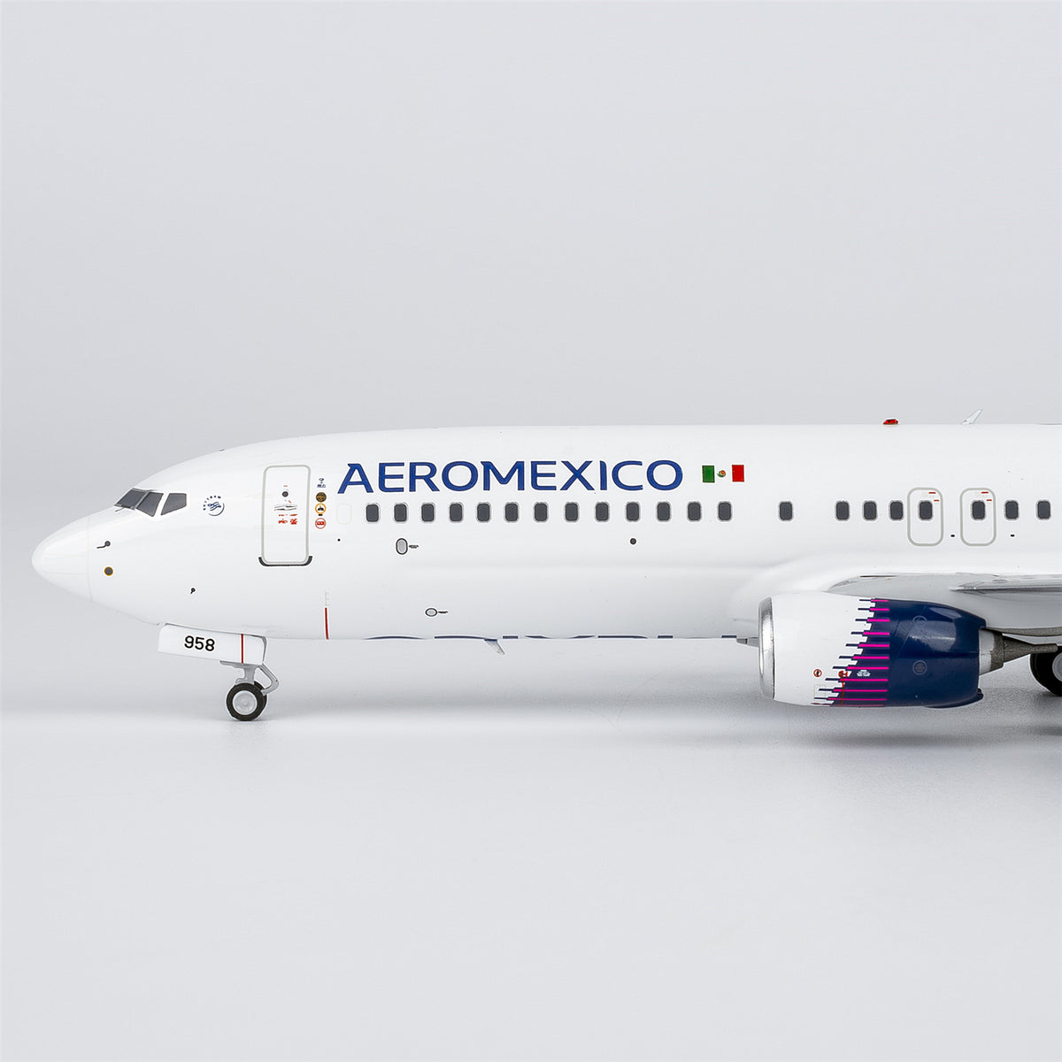 1/200 Aerom¨¦xico Boeing 737-800 N958AM "new paint with scimitar winglets" NG08077