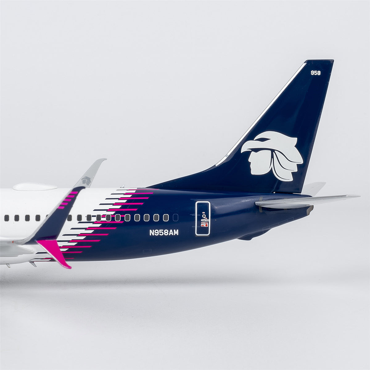 1/200 Aerom¨¦xico Boeing 737-800 N958AM "new paint with scimitar winglets" NG08077