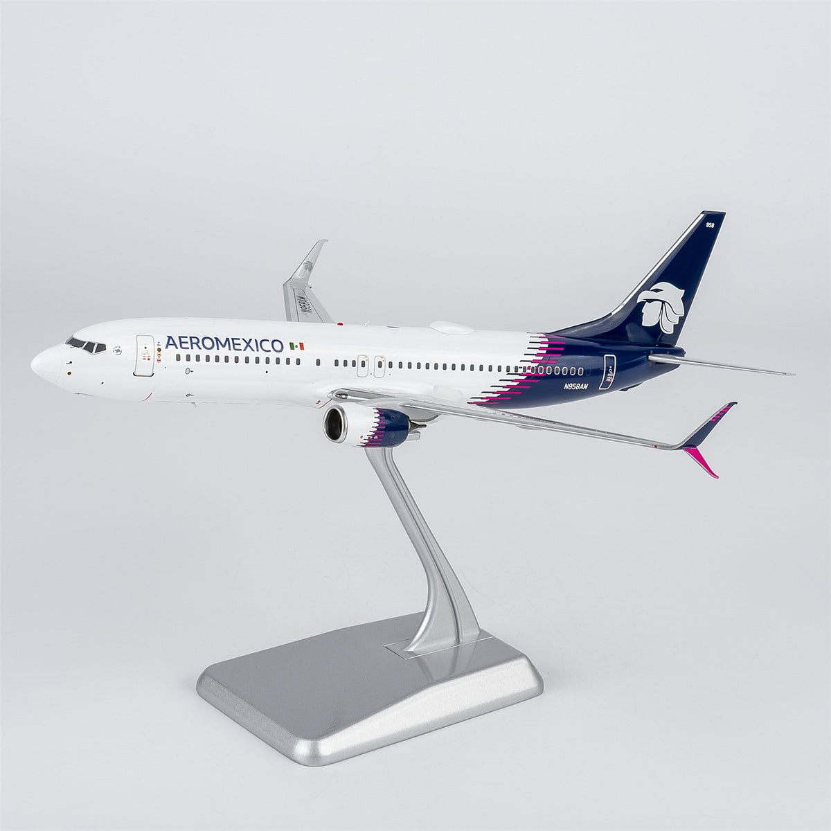 1/200 Aerom¨¦xico Boeing 737-800 N958AM "new paint with scimitar winglets" NG08077