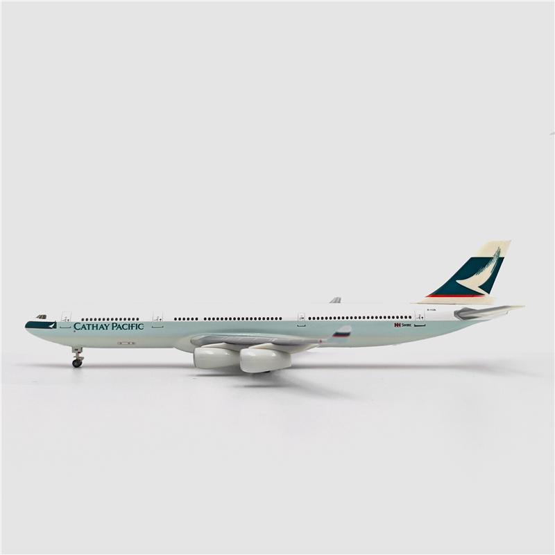 1/400 Cathay Pacific B747-400 B-HUI