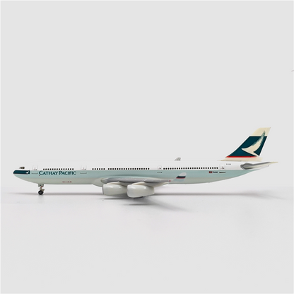 1/400 Cathay Pacific B747-400 B-HUI