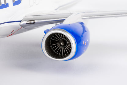 1/200 United Airlines Boeing 737-900ER N38458 "Blue Evolution" NG09003