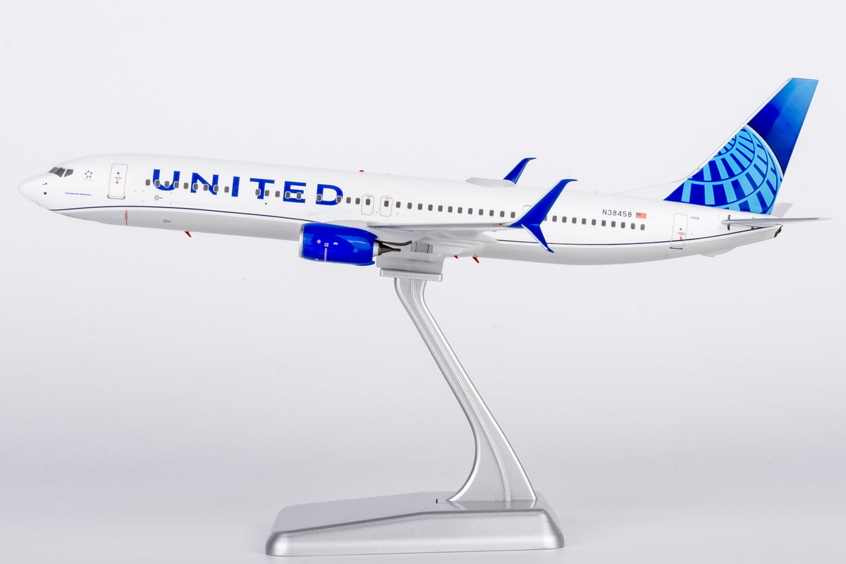 1/200 United Airlines Boeing 737-900ER N38458 "Blue Evolution" NG09003