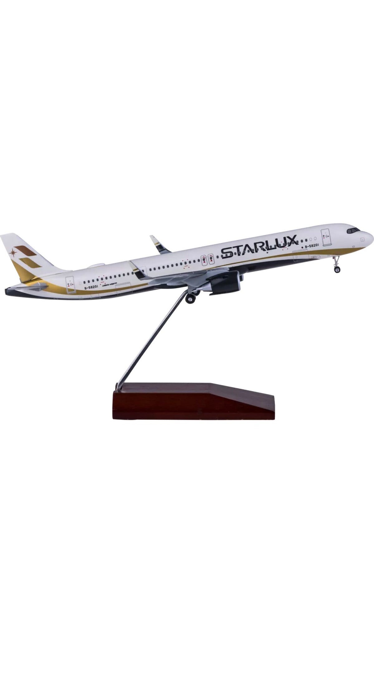1/200 Starlux Airlines A321neo 11410 - cover