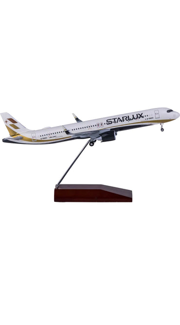 1/200 Starlux Airlines A321neo 11410 - cover