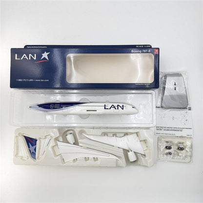 1/200 LAN Airlines B747-8 1769 - cover