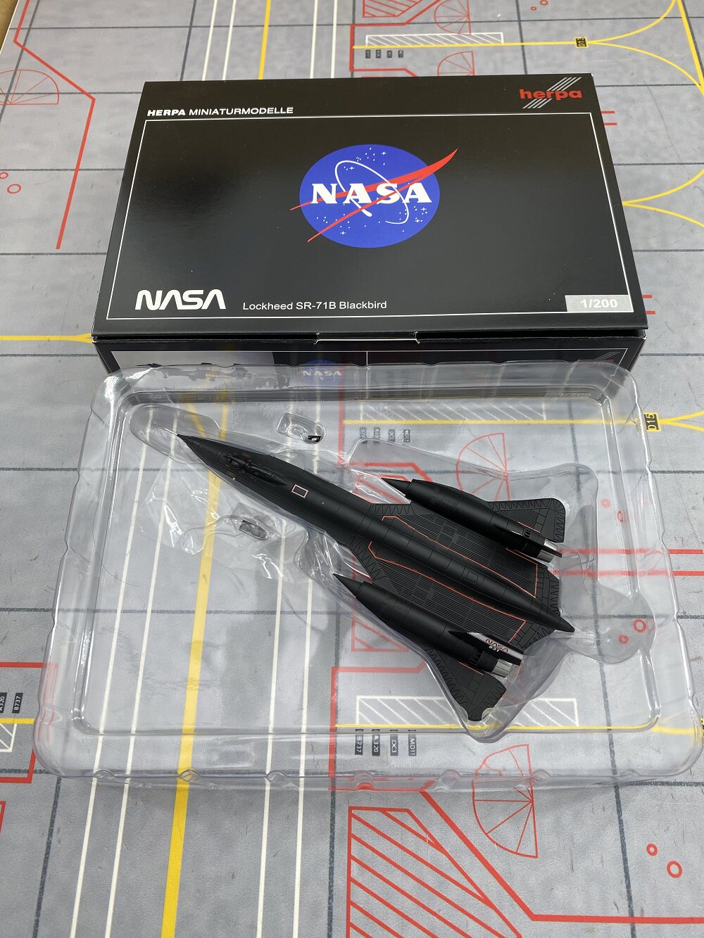 1/200 NASA SR-71B 553186 - cover