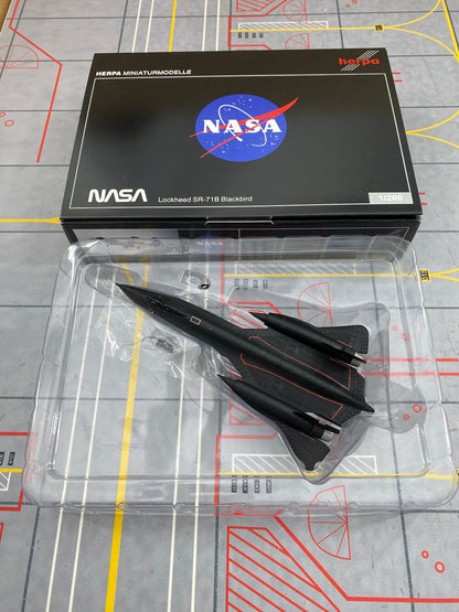 1/200 NASA SR-71B 553186 - cover