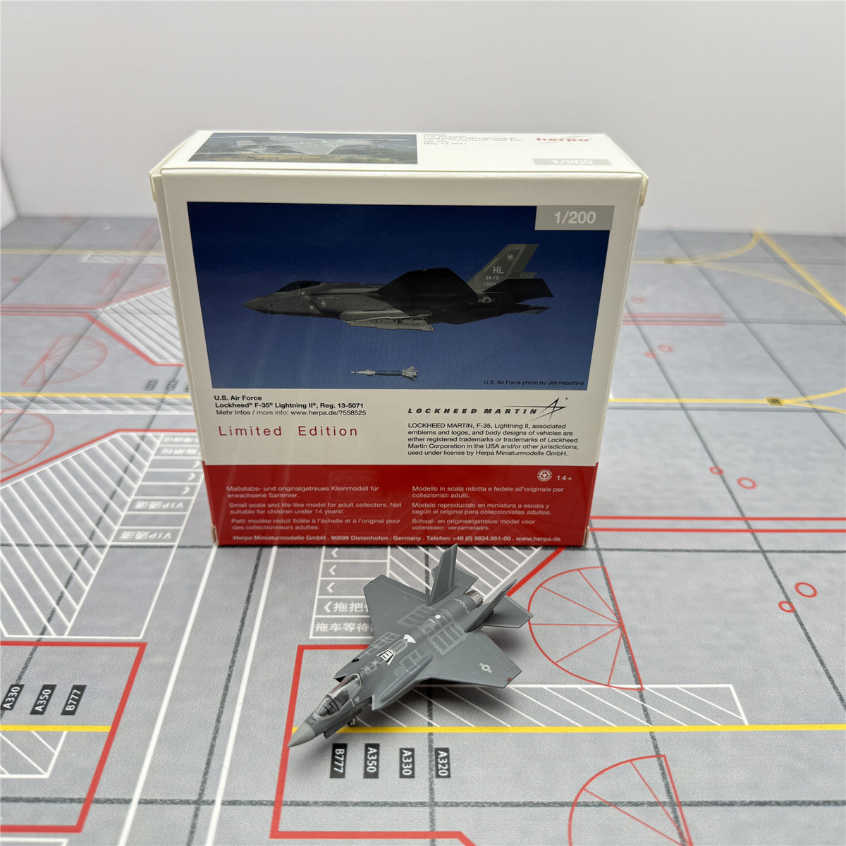 1/200 United States Air Force F-35A 13-5071 558525 - cover