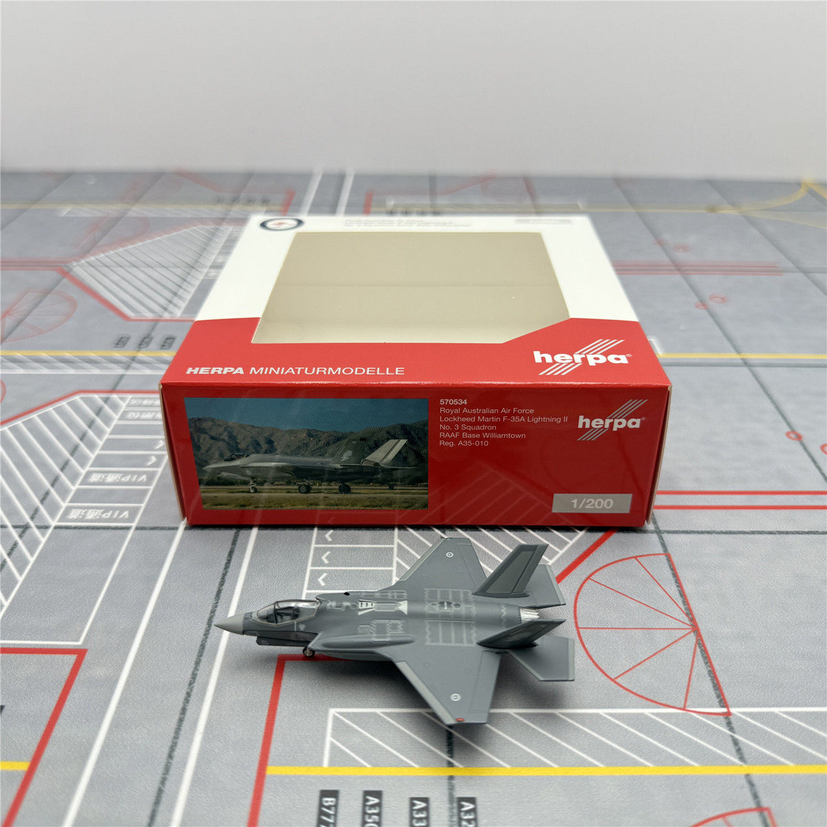 1/200 Royal Australian Air Force F-35A A35-010 570534 - cover