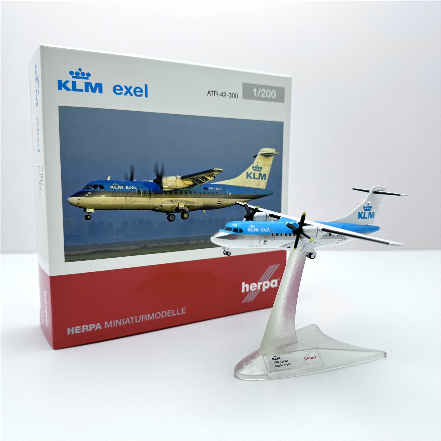 1/200 KLM ATR-42 PH-XLE 571654 - cover