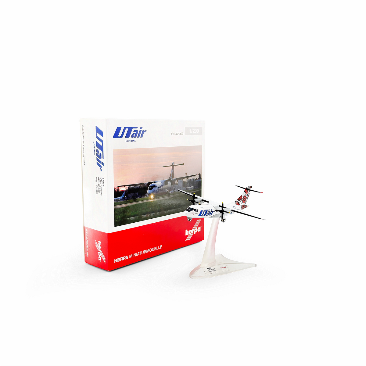 1/200 UTair ATR-72 UR-UTD 572651 - cover