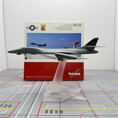 1/200 United States Air Force B-1B 572903 - cover