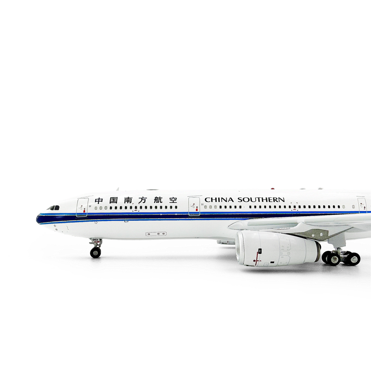 1/400 China Southern Airlines A330-300 B-1062 AV4339 - cover