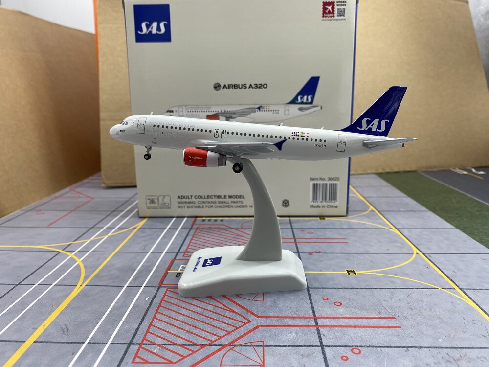 1/200 SAS Scandinavian Airlines A320 OY-KAN HG30022 - cover