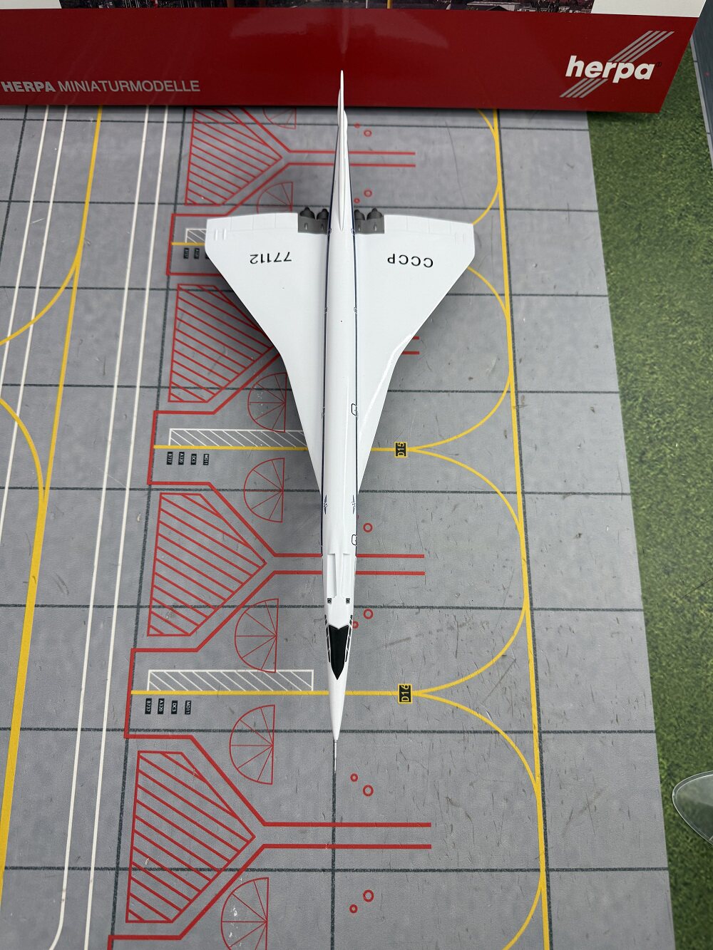 1/200 Aeroflot Tu-144 CCCP-77112 556323-001 - image 10
