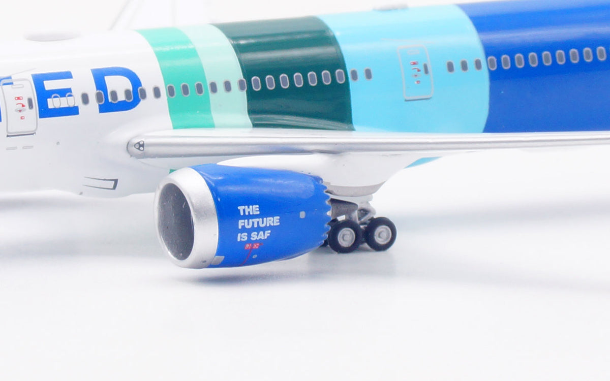1/400 United Airlines B787-9 N24988 AV4404 - image 10