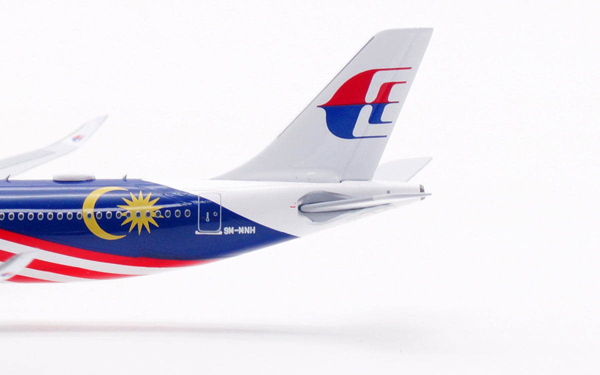 1/400 Malaysia Airlines A330-900NEO 9M-MNH AV4406 - image 10