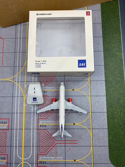 1/200 SAS Scandinavian Airlines A320 OY-KAN HG30022 - image 10