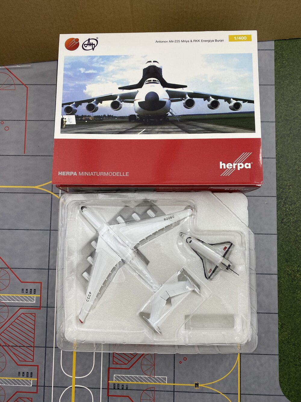 1/400 Antonov AN-225 562812 - image 11