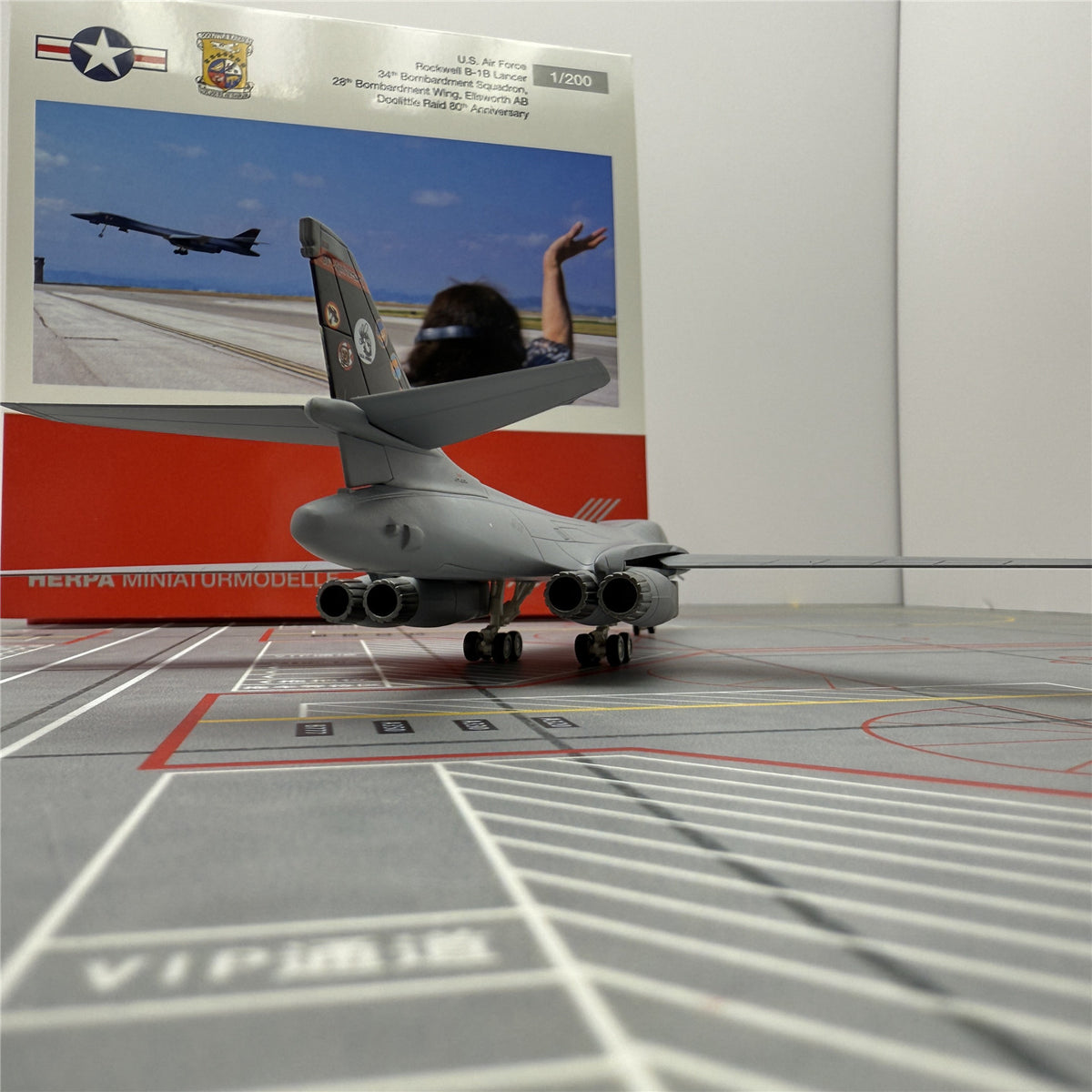 1/200 United States Air Force B-1B 572903 - image 11