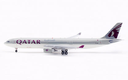 1/400 Qatar A330-300 A7-AEN AV4355 - image 11