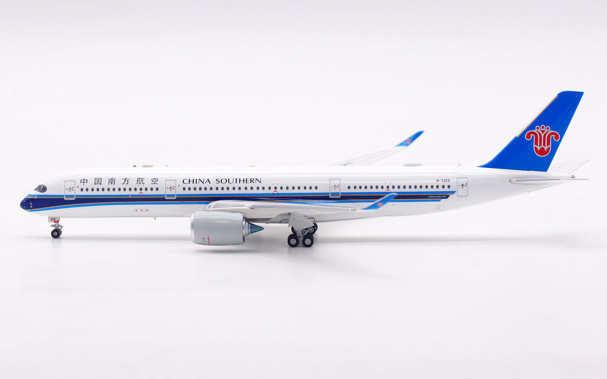 1/400 China Southern Airlines A350-900 B-32EE AV4366 - image 11