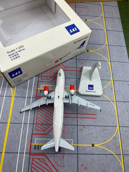1/200 SAS Scandinavian Airlines A320 OY-KAN HG30022 - image 11
