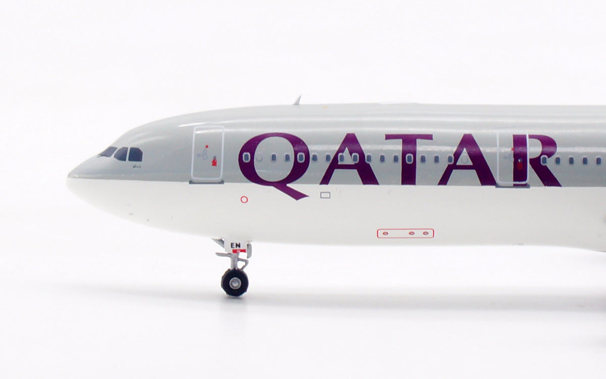 1/400 Qatar A330-300 A7-AEN AV4355 - image 12