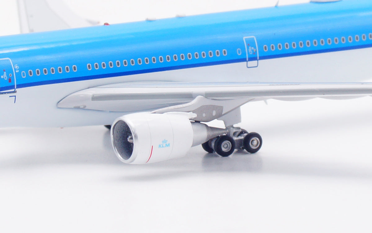 1/400 KLM A330-300 PH-AKB AV4373 - image 12