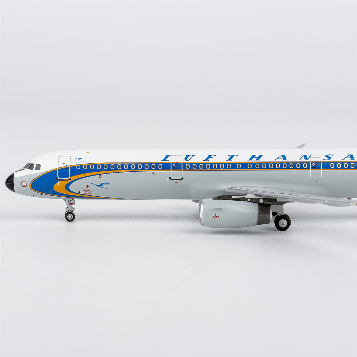 1/400 Lufthansa Airbus A321-200 D-AISZ "Super Star heritage livery" NG13160