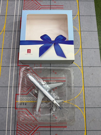 1/500 Mandarin Airlines MD-11 B-18172 - image 11