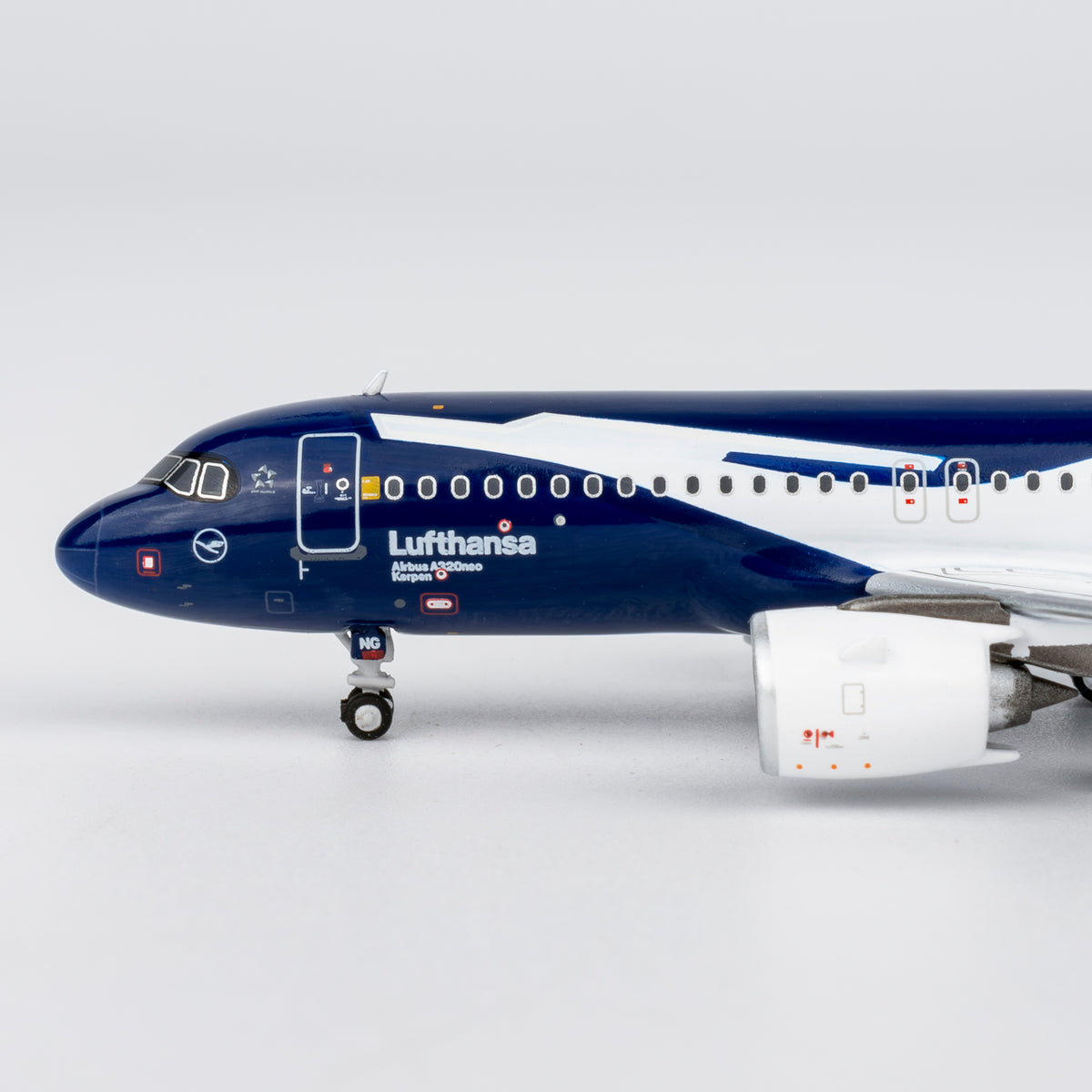 1/400 Lufthansa Airbus A320neo D-AING "Ultimate Collection, Luxurious Packaging" NG15071