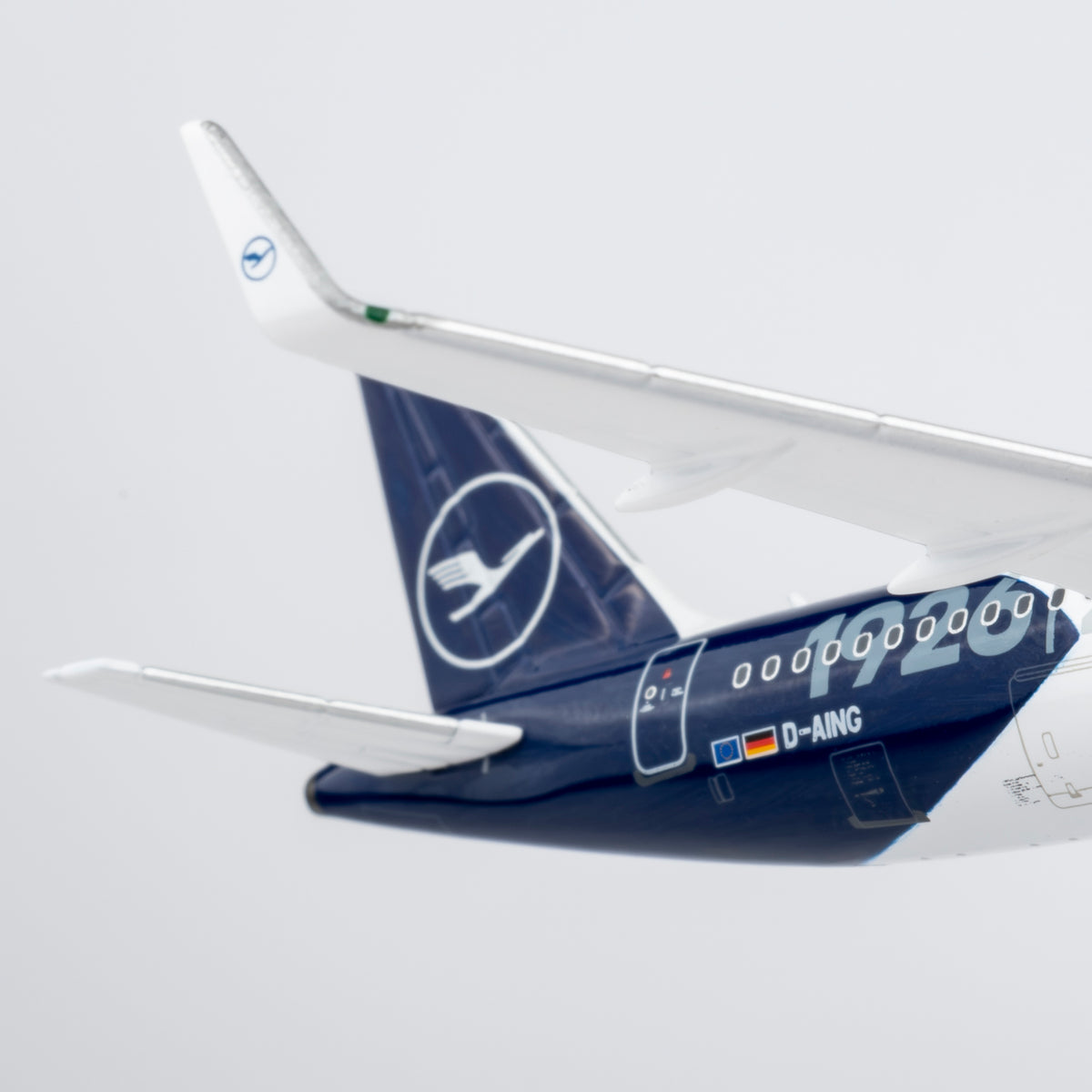 1/400 Lufthansa Airbus A320neo D-AING "Ultimate Collection, Luxurious Packaging" NG15071