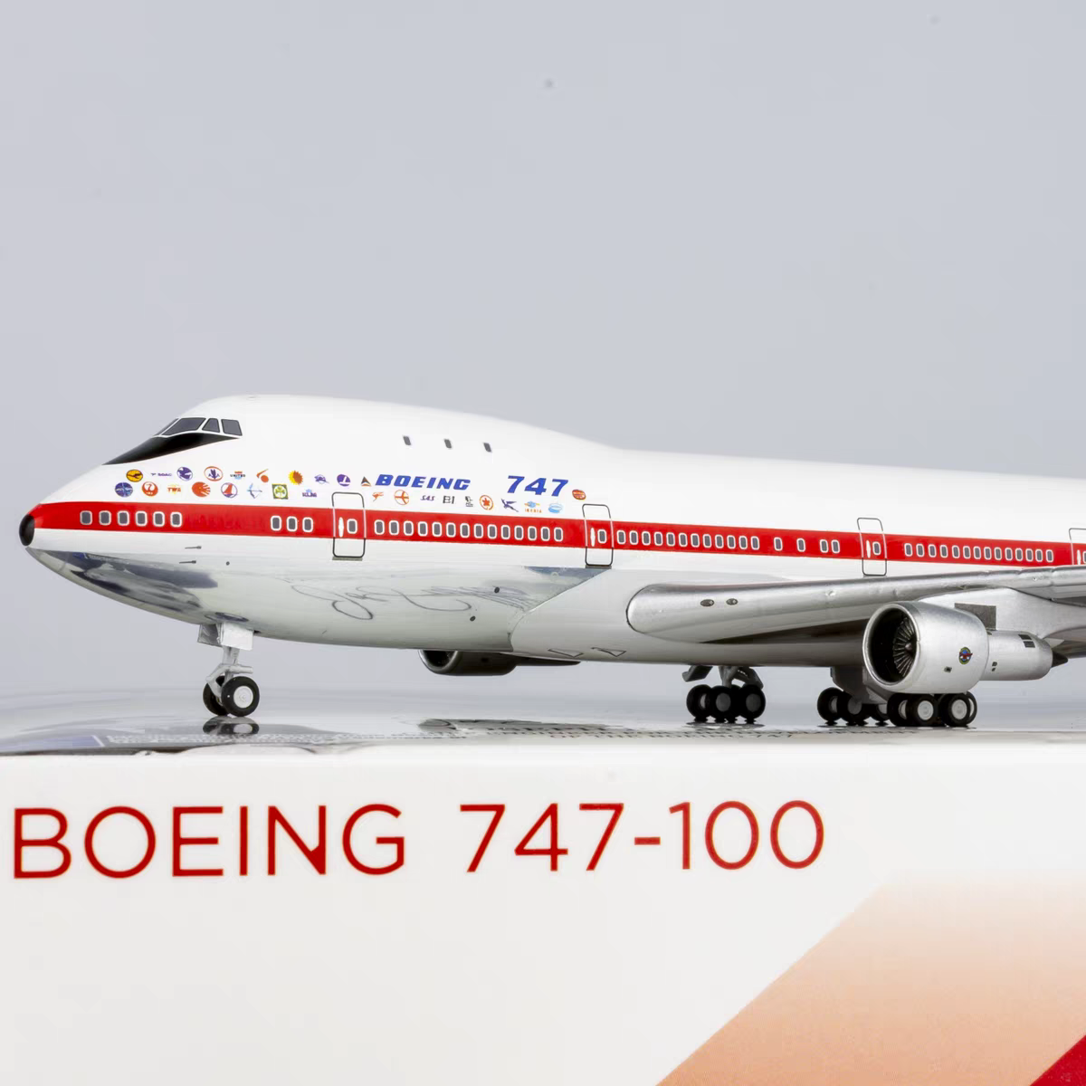 1/400 Boeing 747-100 N7470 NGBOE001