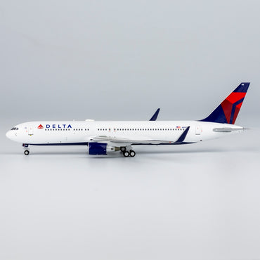 1/400 Delta Air Lines Boeing 767-300ER/w N174DN NG17001