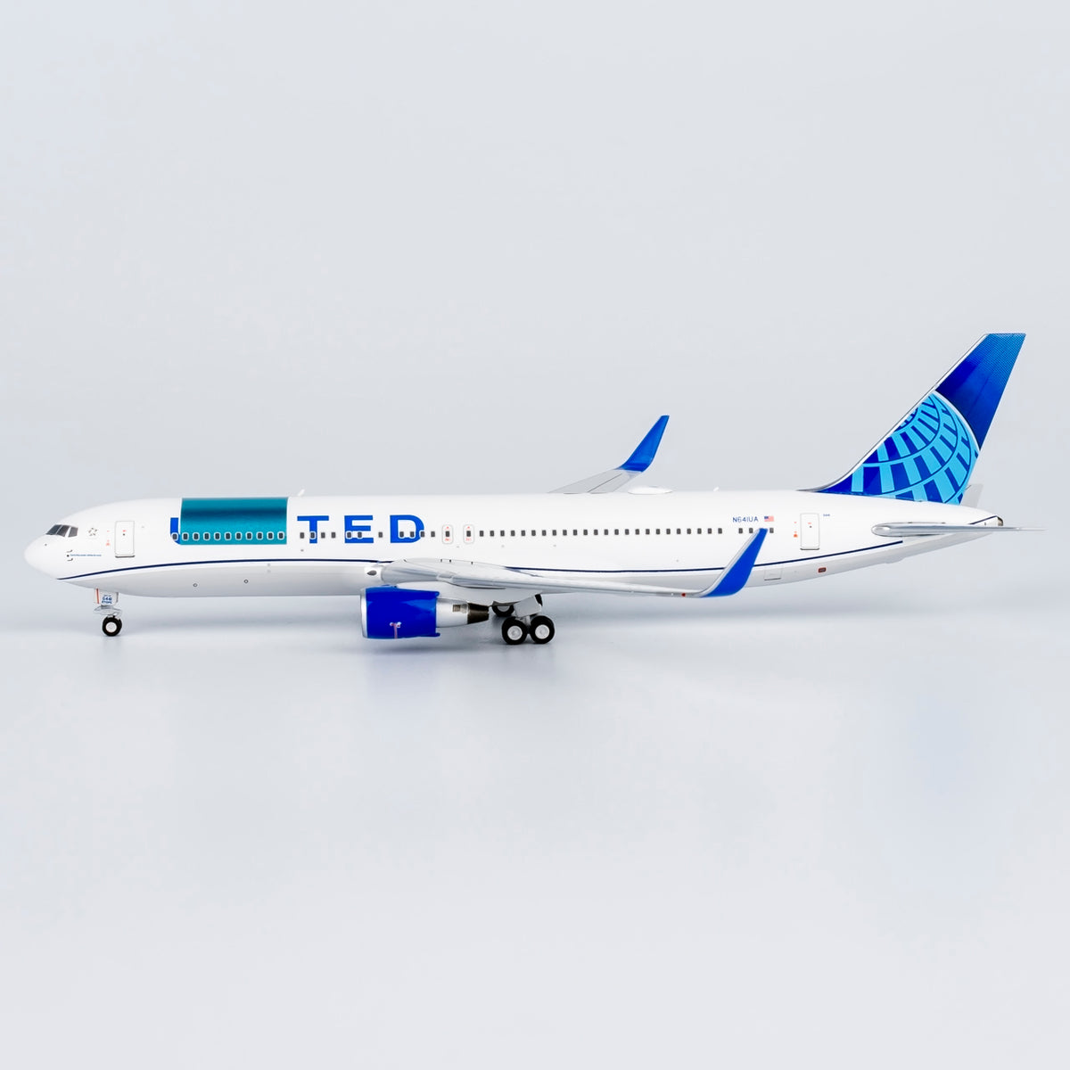 1/400 United Airlines Boeing 767-300ER N641UA NG17007