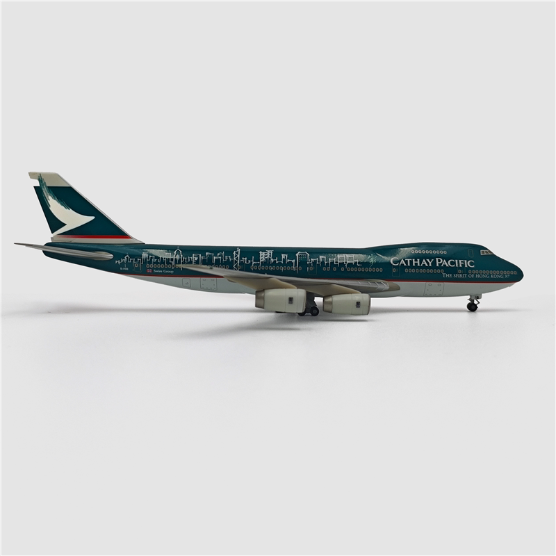 1/400 Cathay Pacific B747-200 B-HIB - image 3