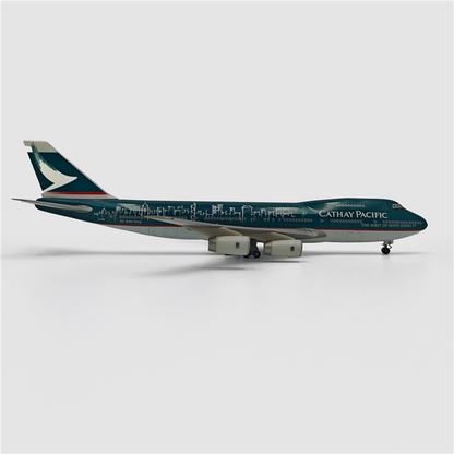 1/400 Cathay Pacific B747-200 B-HIB - image 3