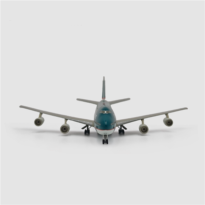 1/400 Cathay Pacific B747-200 B-HIB - image 4
